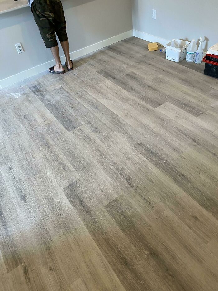 This Brazilian Dude At My Construction Job Wears Flip Flops Every Day And It’s The Most Brazilian Thing I’ve Ever Seen