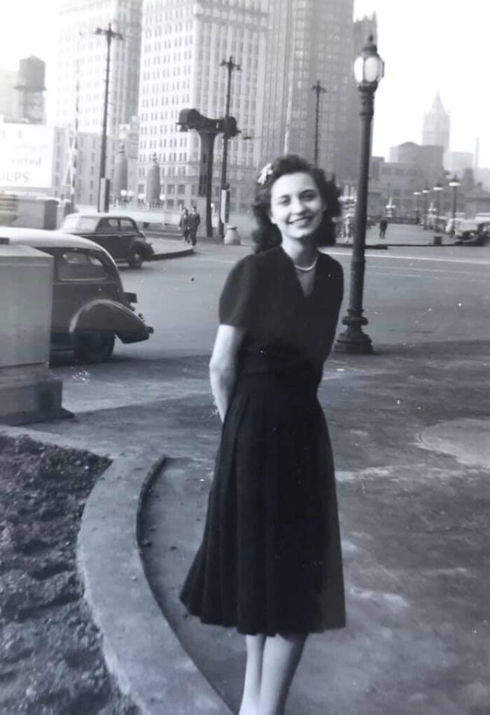 My 98 Year-Old Grandmother Passed Away Last Week. Here She Is In Chicago Around 1940 Living It Up!