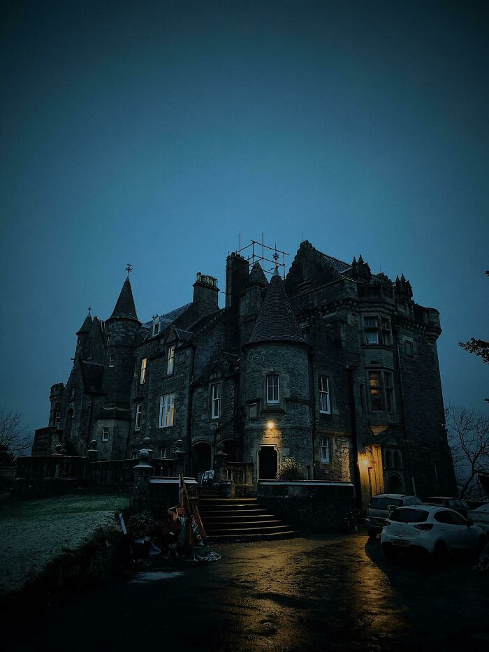 Tonight’s Airbnb Is Making Me Feel Uneasy