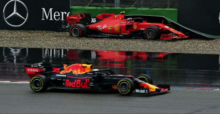 Looks Like 2 Pictures!