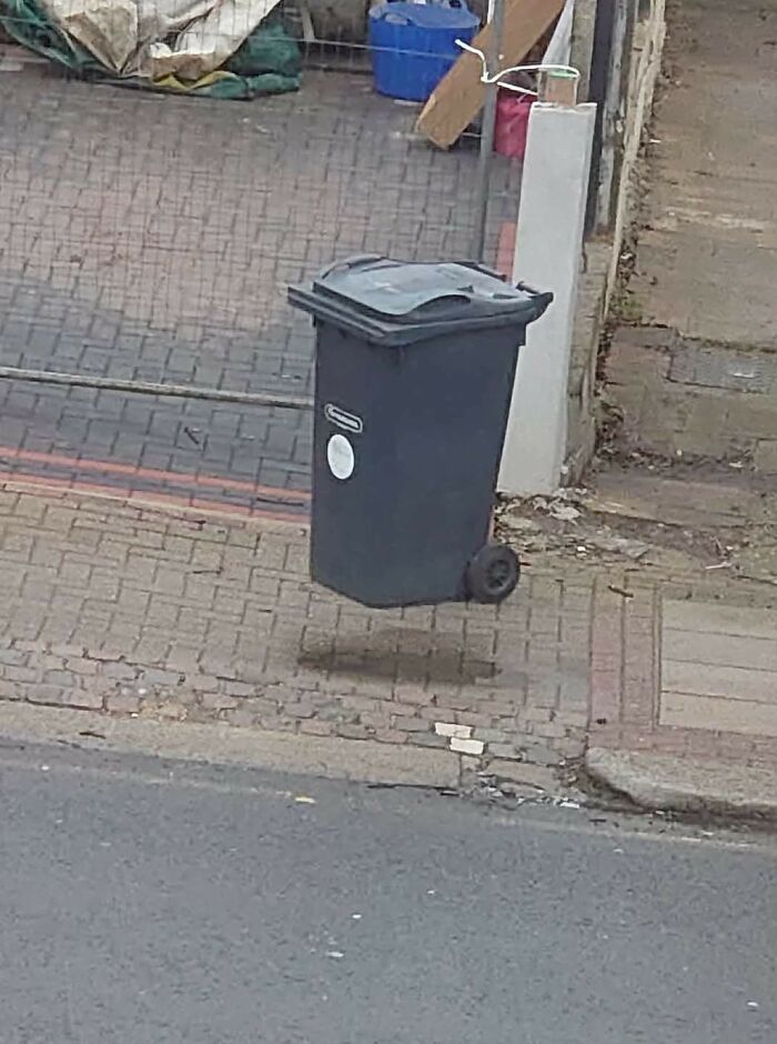 Floating Bin