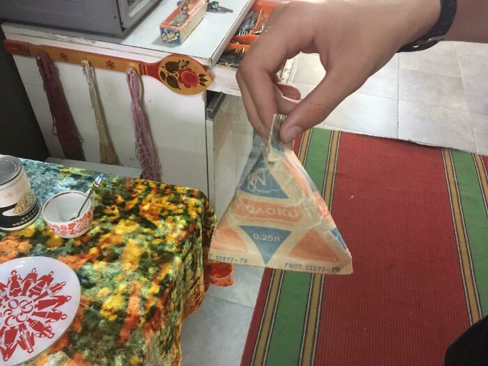 Back In Em Olden Days This Is How They Bought Milk In Sochi, Russia