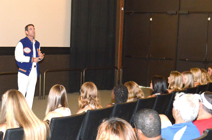 Someone Asked Folks Online "What Is Something A High School Teacher Told You, That You Will Never Forget?", And Here Are 30 Best Answers