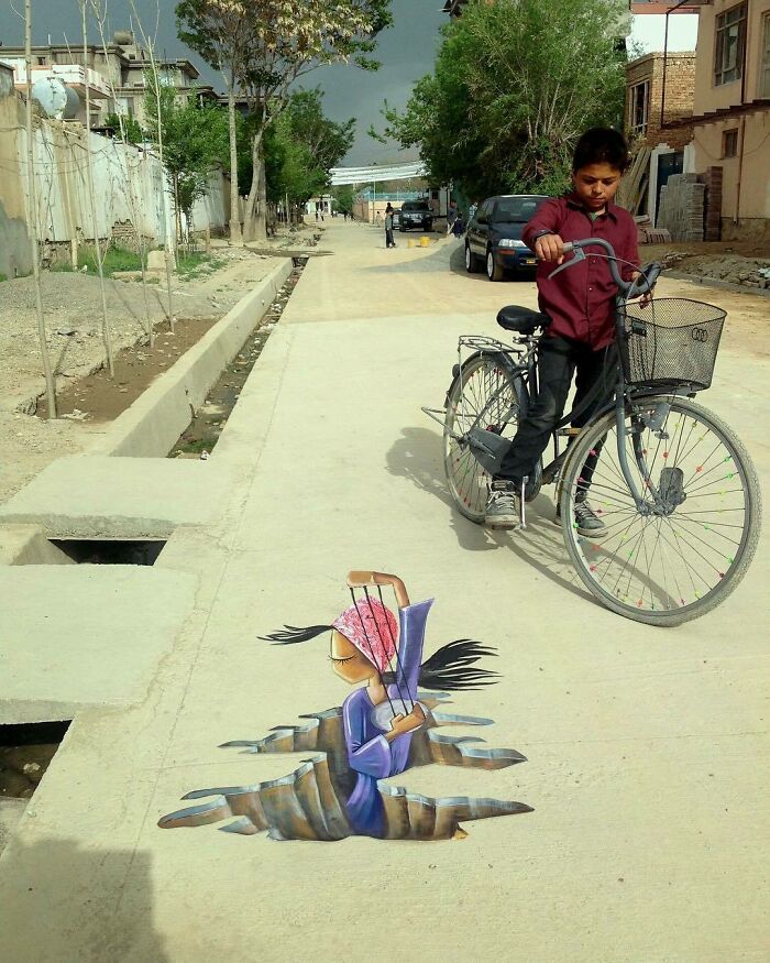 When I Start Making 3D Painting In 2014
pasting Artwork On Floor