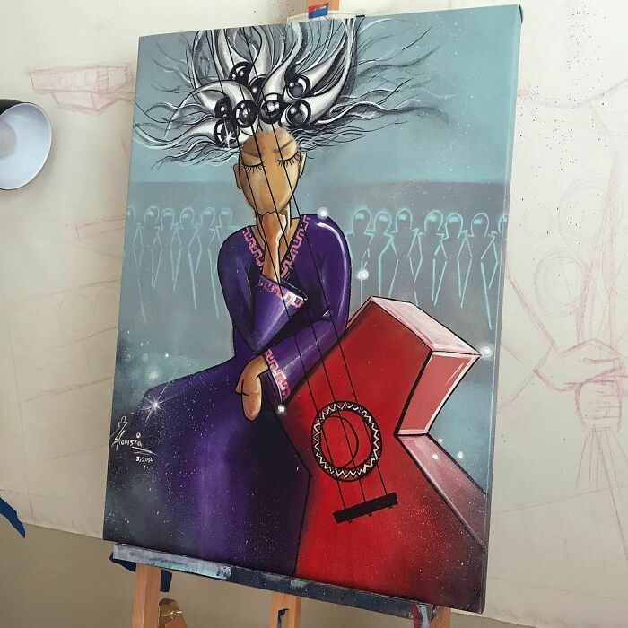 And Finally I Stretched One Of My Old Canvas Works From 2014, When I Was In Early Stages Of Creating This Character, After Removing The Burqa.
i Titled The Series:
“ Looks Like Me / Someone Like Me”
و بلاخره يكي از كارهاي قديمي ام را چهار چوب گرفتم، اين يكي از نقاشي هايم از سال ١٣٩٢ است. زماني كه در مراحل اوليه طراحي و ايجاد اين كاركتر پس از حذف برقع (چادر نقاب دار) بودم.
عنوان اين مجموعه بدون برقع را "مثل من" گذاشتم.
#old #artwork #afghan #woman #character #burqa #spraypaintart #acrylicpainting #canvas #colors #red #symbolic #guitar #face #fish #black #bubbles #2014 #artistsoninstagram #painting #pintura #arte #art #graffiti
#afghanistan #afghanartist #هنر #هنرمند #نقاشي