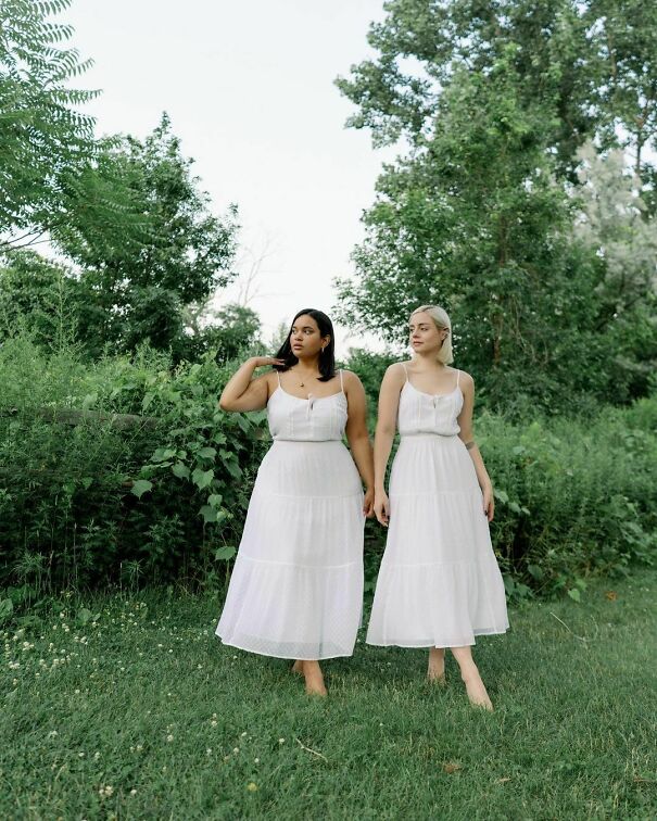 How Gorgeous Is This Summer Dress!? The @abercrombie Collab, A Series Of Co-Created Influencers Collection And Here Is The Second Collection By The Belbel Twins @alexis.belbel & @samanthabelbel! Their Pieces Are Too Cute So Make Sure To See The Rest! Use My Code Afdenise And Get 15% Off! #abercrombiepartner
