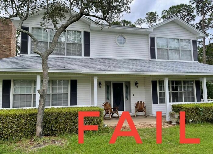 They Say Black Is Slimming, But Unless It Is Also Magically These Shutters Are Nowhere Near Large Enough.
#shuddersunday