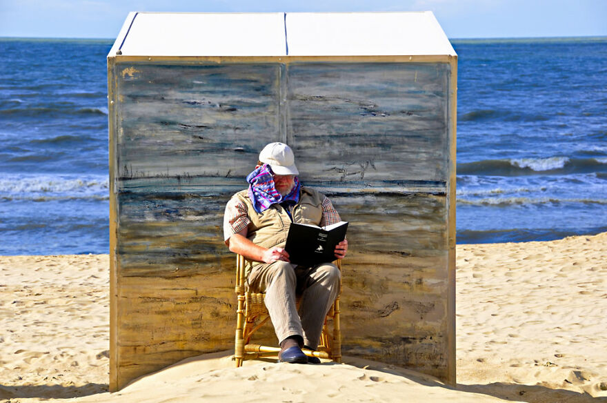 People – Best Entry By Karel Meuleman. Verdiept, In Een Boek