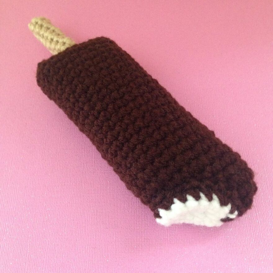 Woman Makes Crochet Dough Dishes That Are Simply "Delicious"