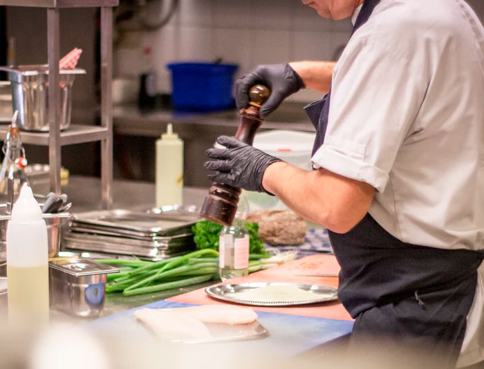 Chefs Are Sharing Simple Tips That Can Instantly Make Your Cooking Better (40 Tips)