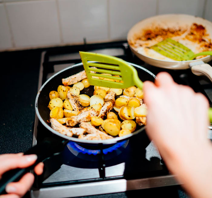 Chefs Are Sharing Simple Tips That Can Instantly Make Your Cooking Better (40 Tips)