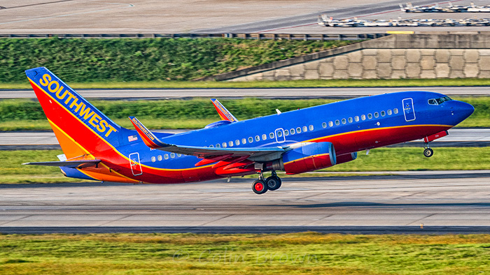 Woman Spent Flight With Little Girl Who Kept Serving Random One-Liners, Ended Up Tweeting Them And Going Viral Woman Spent Flight With Little Girl Who Kept Serving Random One-Liners, Ended Up Tweeting Them And Going Viral