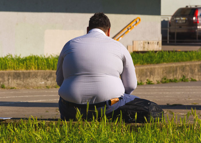 Woman Insults Her Obese Boyfriend's Weight After He Makes Sexist And Fat-Shaming Comments About Other Women Woman Insults Her Obese Boyfriend's Weight After He Makes Sexist And Fat-Shaming Comments About Other Women