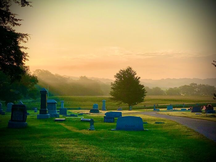 Illinois, Catholic Cemetery At Sunrise