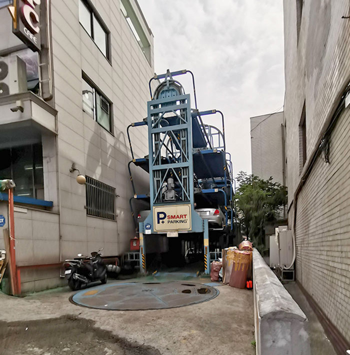 This Parking Lot In Seoul