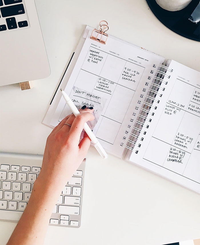 People Are Sharing Jobs That Sound Easy But Have A Surprisingly High Salary (30 Pics)