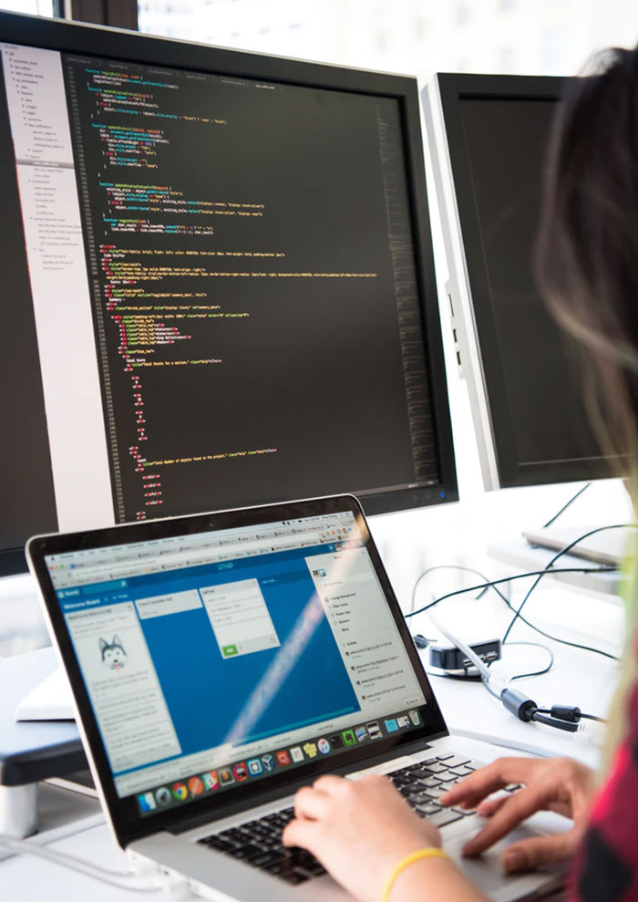 People Are Sharing Jobs That Sound Easy But Have A Surprisingly High Salary (30 Pics)