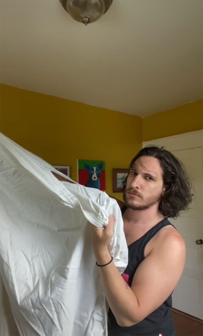 There Are Tags On The Bottom Left Corner Of Fitted Sheets?