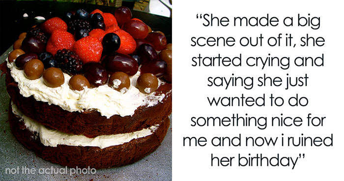 Woman Makes Fun Of Her Vegan Co-Worker, Gets Upset When She Refuses To Try Her “Vegan” Cake