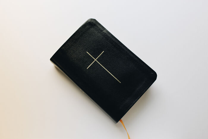 People Are Sharing Their Weird Family Things That They Only Realized Were Not Normal Later In Life (35 Answers)