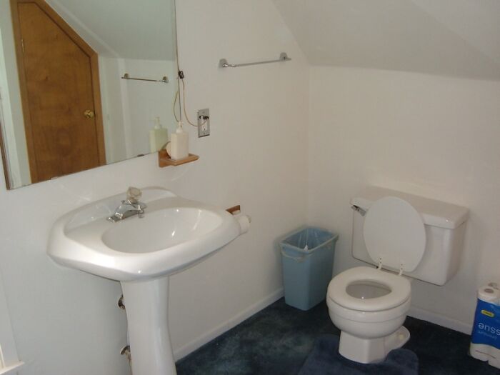 People Are Sharing Their Weird Family Things That They Only Realized Were Not Normal Later In Life (35 Answers)