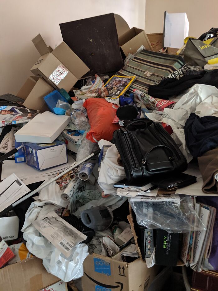 People Are Sharing Their Weird Family Things That They Only Realized Were Not Normal Later In Life (35 Answers)