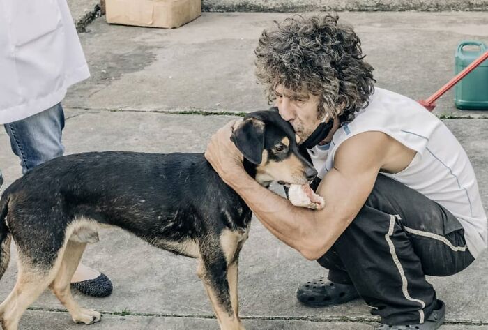 Account On Instagram Shows The Friendship Between Brazilian Homeless People And Their Dogs (183 Pics)