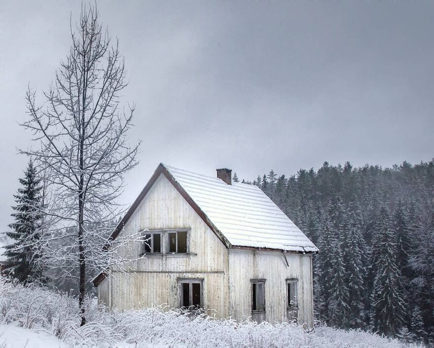I Search For Abandoned Houses In The Arctic