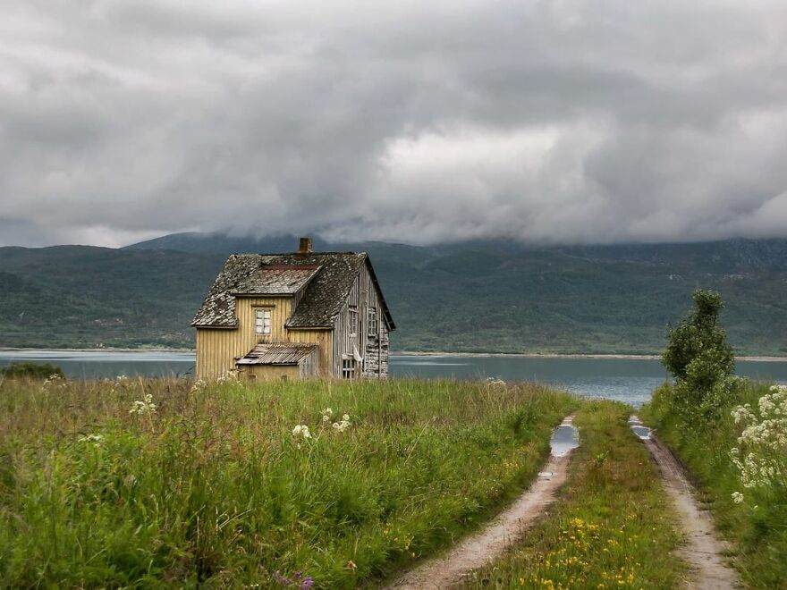 I Search For Abandoned Houses In The Arctic