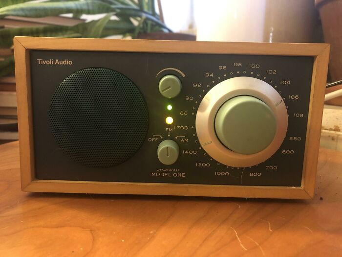 Tivoli Audio, Henry Kloss Model One Radio. Manufactured In Feb. 2001. Purchased For $15 In Thrift Store About 10 Years Ago. Exceptional Sound Quality Still! Have It Tuned Daily To Wqxr Classical Radio, Running 8-10 Hours Every Day For Years!