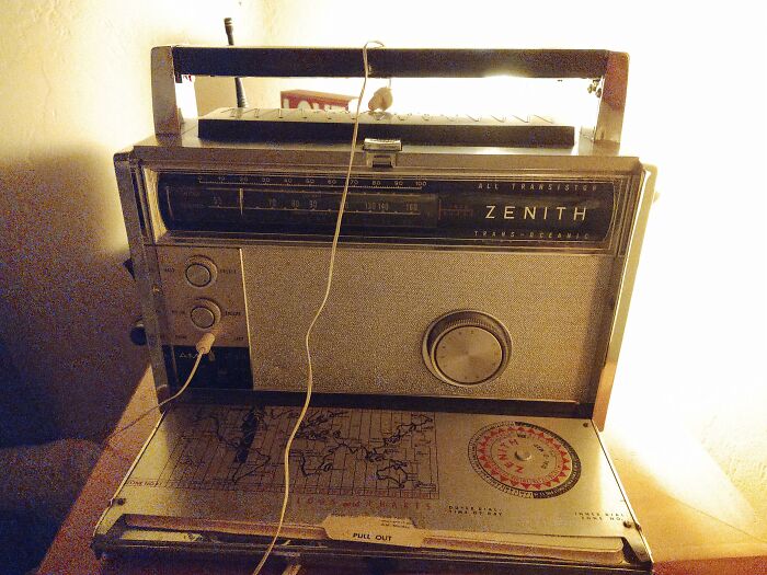 Zenith Transoceanic - The Radio For Those That Love Radio. This 1969 R3000 Has Been My Daily Late Night Listening Rig For About A Year Now. I Collect Them And Rotate Them In And Out Of Service. Almost Always Found Working. The Build Quality On These Is Impressive. Battery Life Is Equally Impresive