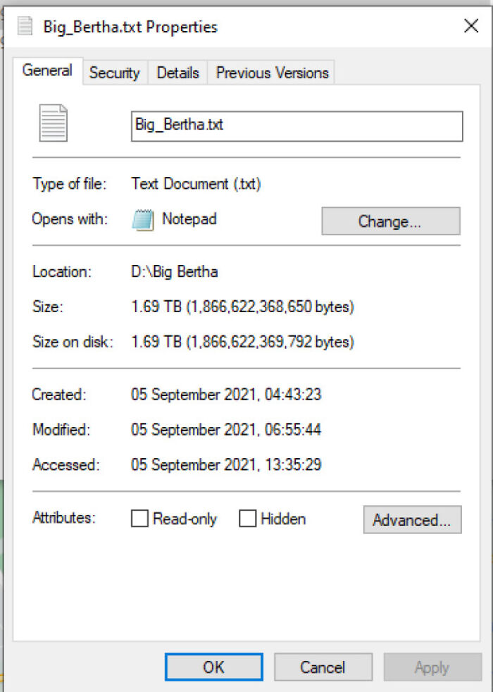 Saluda a Big Bertha, un archivo de texto de 1,69 Tb. Más de 108 mil millones de líneas