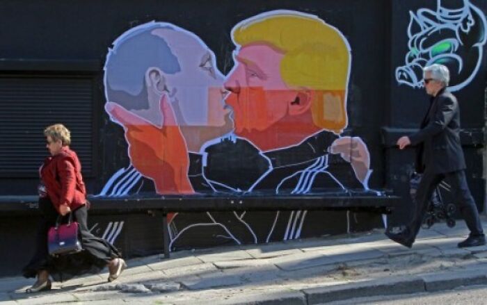 Putin-Trump Kiss Mural By Mindaugas Bonanu Located In Lithuania