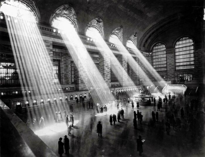Ya no es posible ver esto, ya que los edificios de fuera bloquean el sol. Grand Central, NYC, 1929 Foto de Louis Faurer