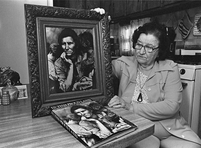 Florence Thompson, The Migrant Mother In Dorothea Lange's Famous 1936 Photo, Holds Up Her Likeness During An Interview After Her Identity Was Discovered, October 10, 1978 