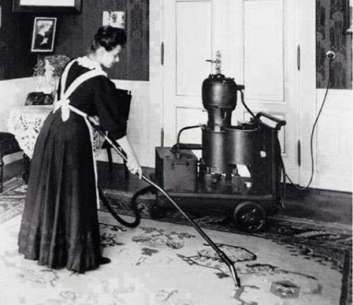 Using A Vacuum Cleaner, 1906
