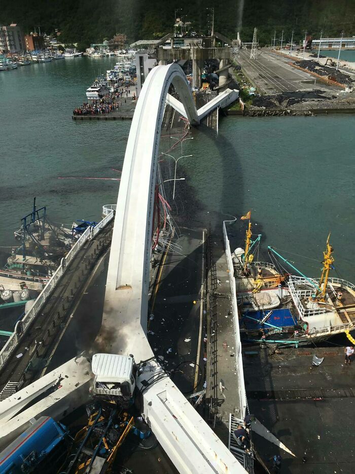 A Cross-Sea Bridge Collapsed, 2019-10-01 In Yilan, Taiwan