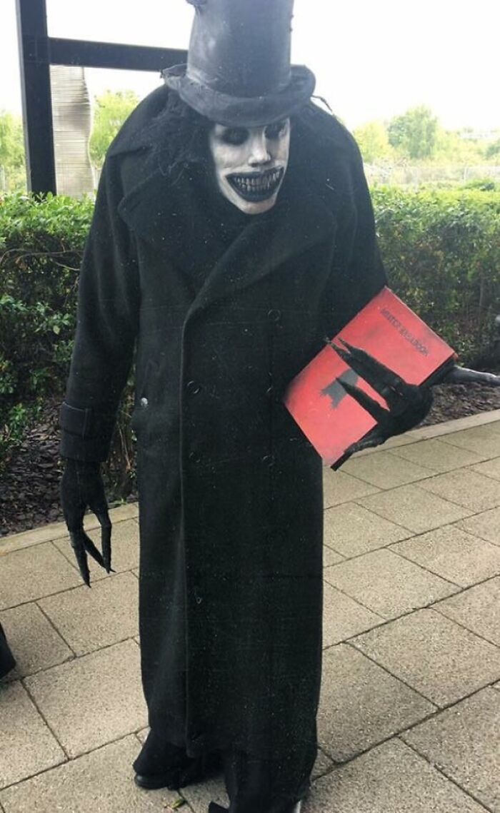 This Very Accurate Babadook Cosplay
