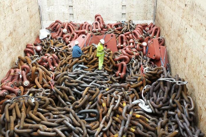 This Is How Big Anchor Chains Are. It Makes Sense But Dang