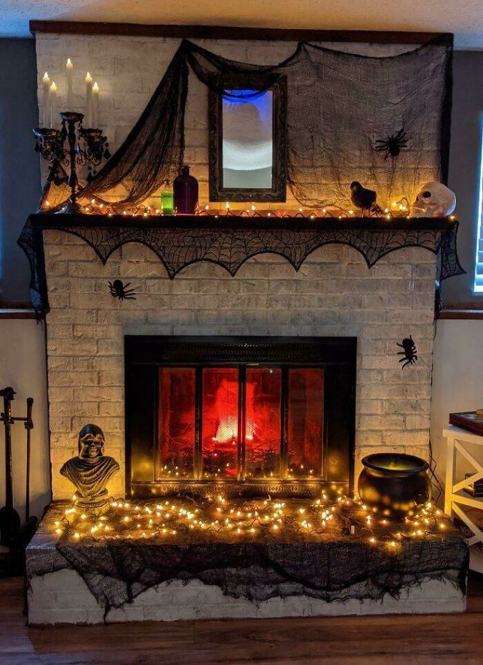 My Fireplace Decorations For 2020. Keeping It Spooky