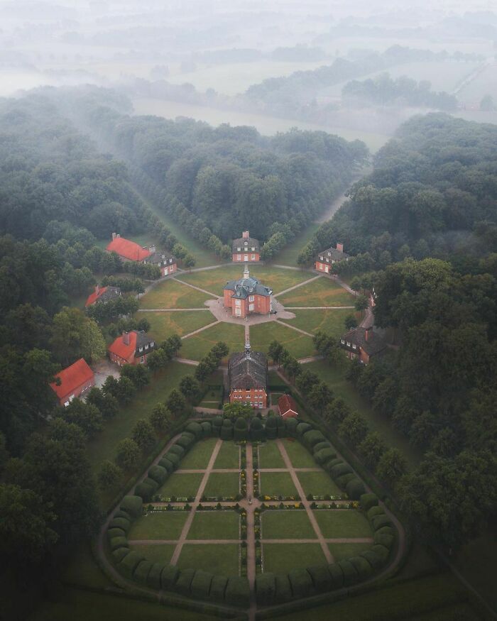 Schloss Clemenswerth, The 18th Century Baroque Hunting Complex With Its Central Pavilion Surrounded By Eight Smaller Lodges For Guests. Sögel, Emsland, Lower Saxony, Germany