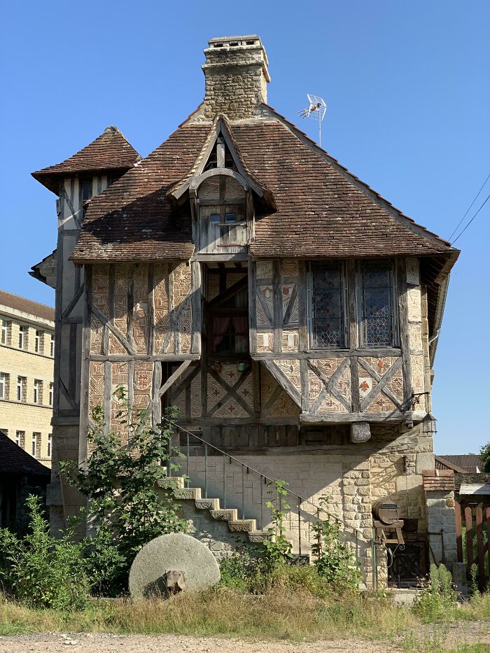 An Architecture Example From 16th Century In France