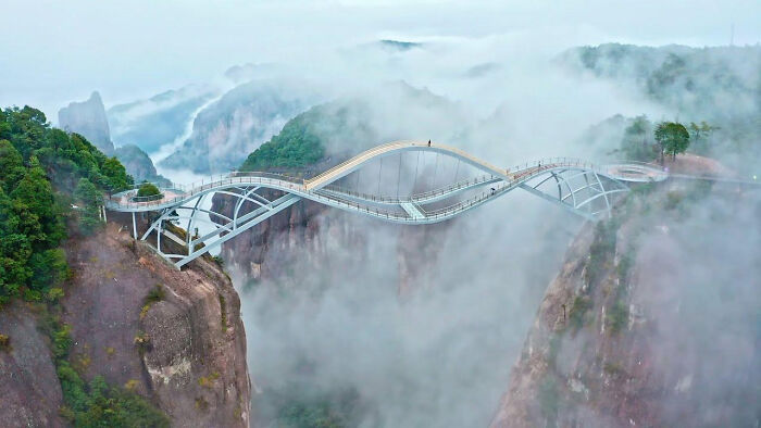 Puente Ruyi de 140 metros de altura en China