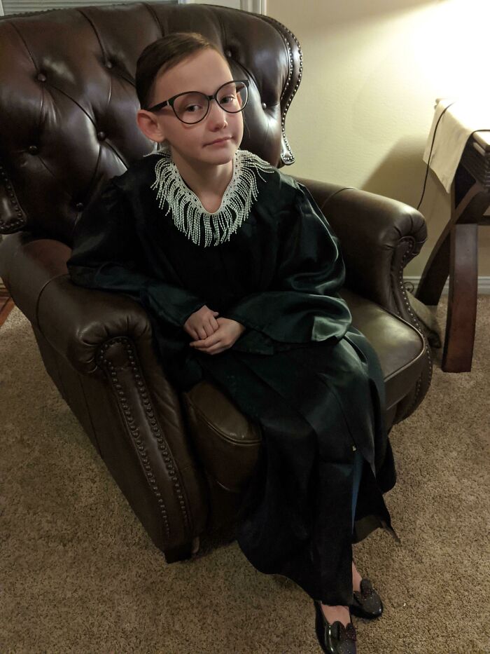 My Niece Is Obsessed With RBG And I Think She Nailed Her Halloween Costume