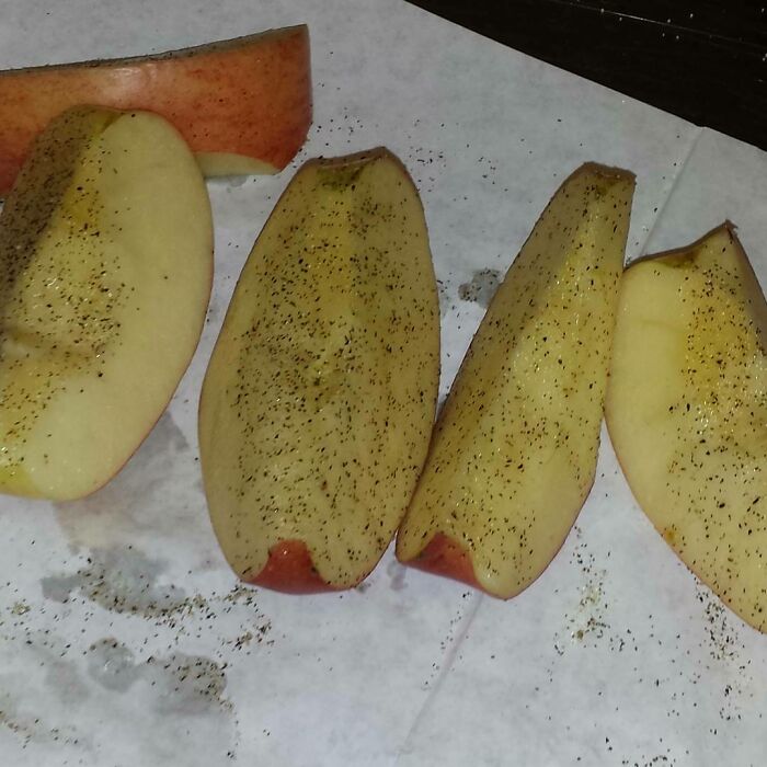 Apparently Salt And Pepper On Apples Is Something People Do. It's So Delicious