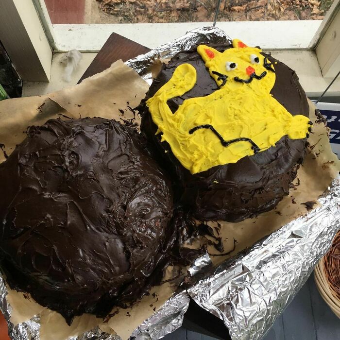 In Today’s Episode Of How Not To Ice A Cake