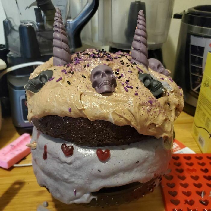 Sometimes The Cake Works With Me, Sometimes It Fights Me And Since This Was A Monster Cake It's Not Surprising It Beat Me This Time