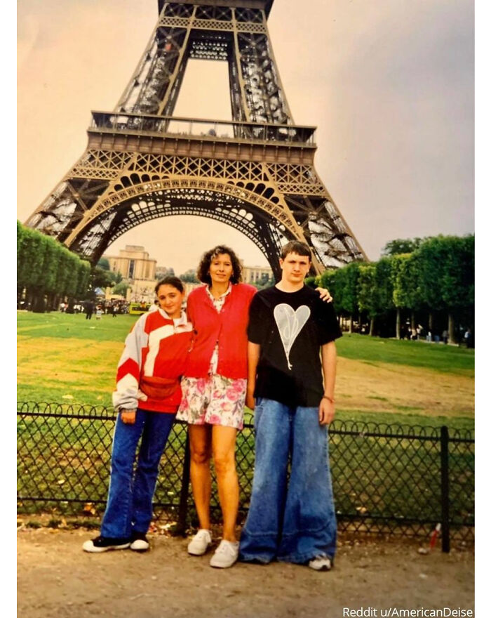 My Mom Just Wanted A Nice Picture In Paris