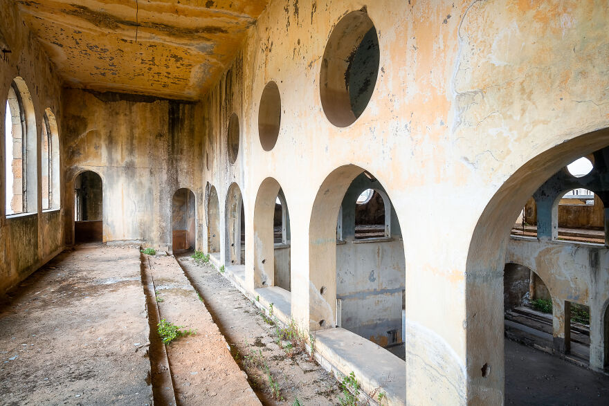 11 Photos Of The Abandoned Synagogue In Bhamdoun - Lebanon