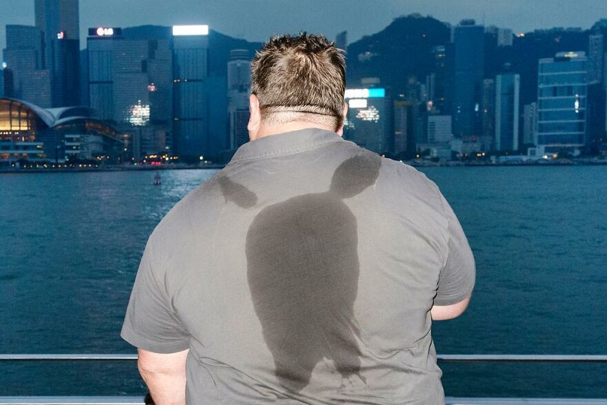 Photographer Goes Out On The Streets Of Hong Kong Capturing Everyday Coincidences